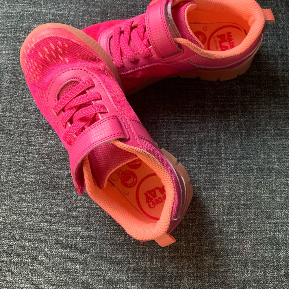 Stride Rite Sz 2 Made 2 Play Light Up Sneakers
